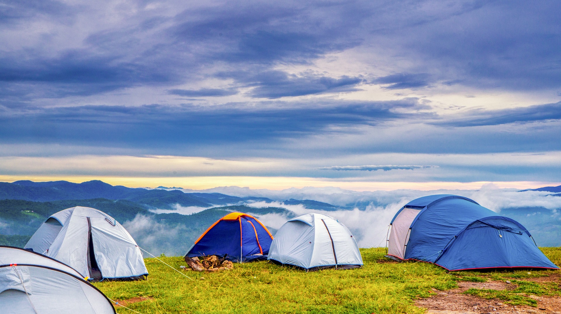 tent on the edge of a cliff